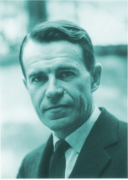 Carlo M. Cipolla